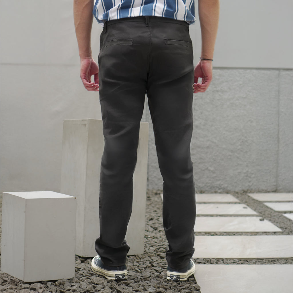 Matsuda Celana Panjang Chino Pria Saka Dark Grey