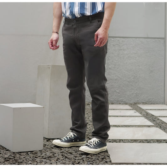 Matsuda Celana Panjang Chino Pria Saka Dark Grey