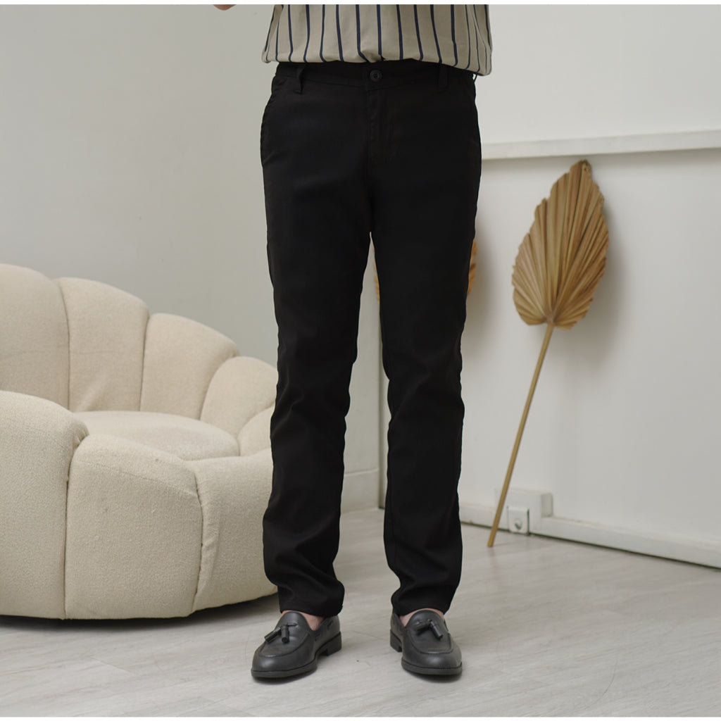 Matsuda Celana Panjang Chino Pria Saka Dark Grey