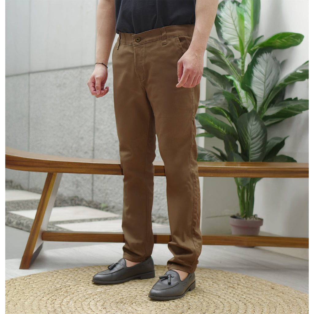Matsuda Celana Panjang Chino Pria Saka Mocca