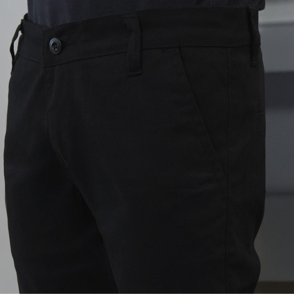 Matsuda Celana Panjang Chino Pria Saka Black