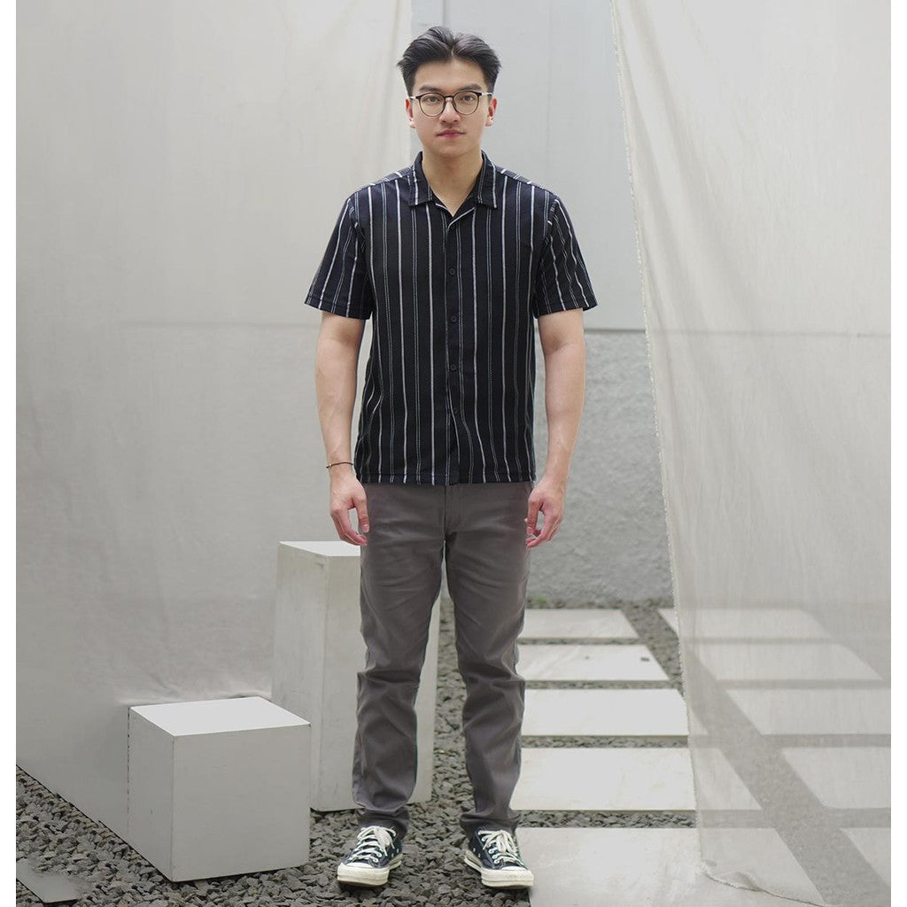 Matsuda Kemeja Pria Stripe Lengan pendek Unzen Black